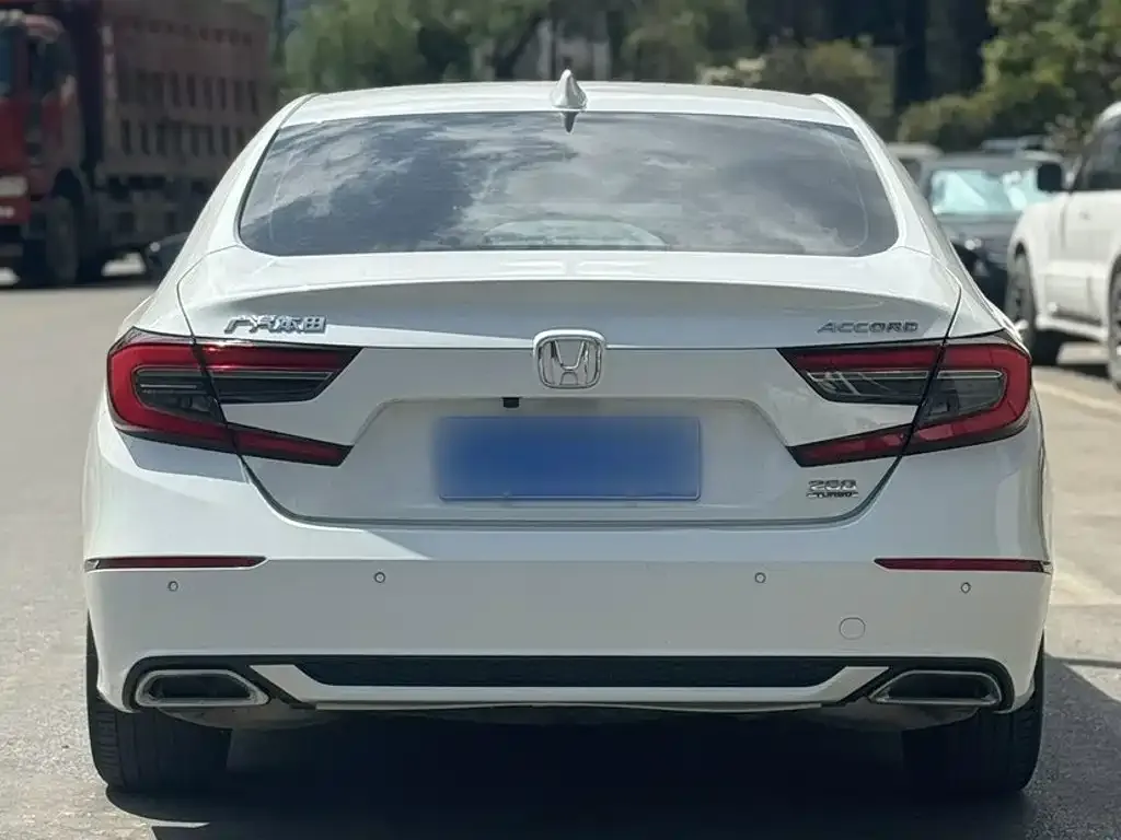 Honda Accord — фото 8