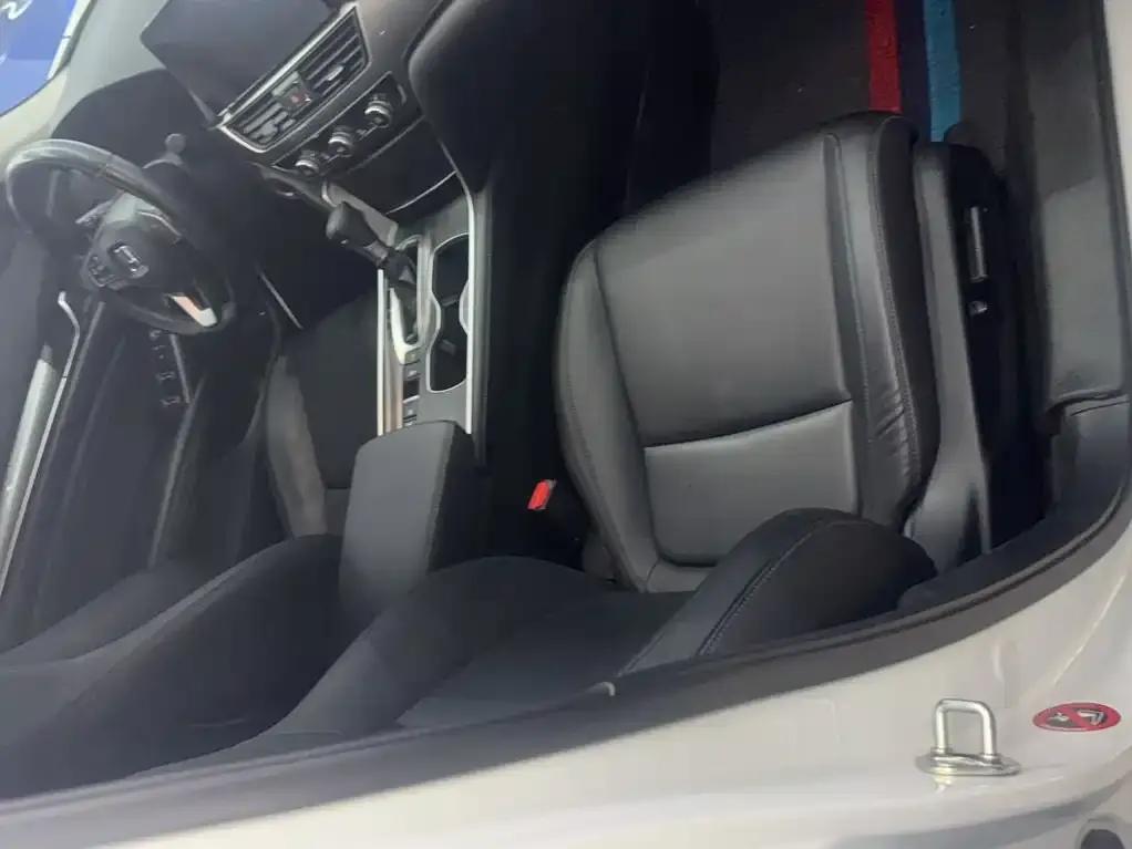 Honda Accord — фото 9
