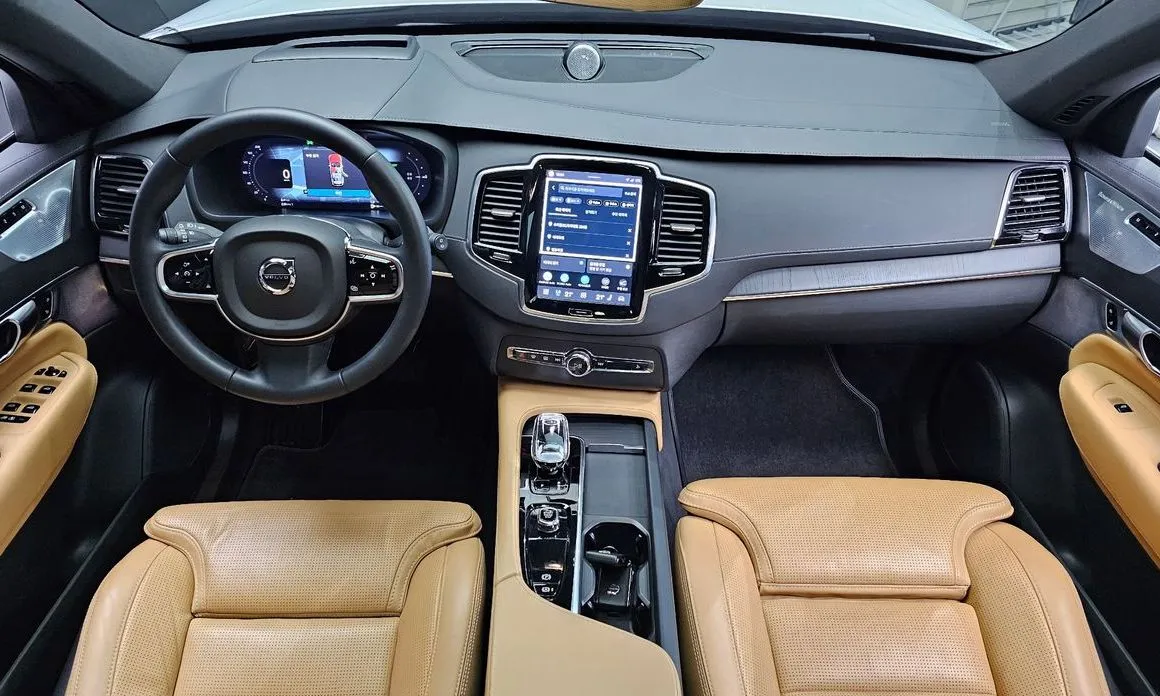 Volvo XC90 — фото 10