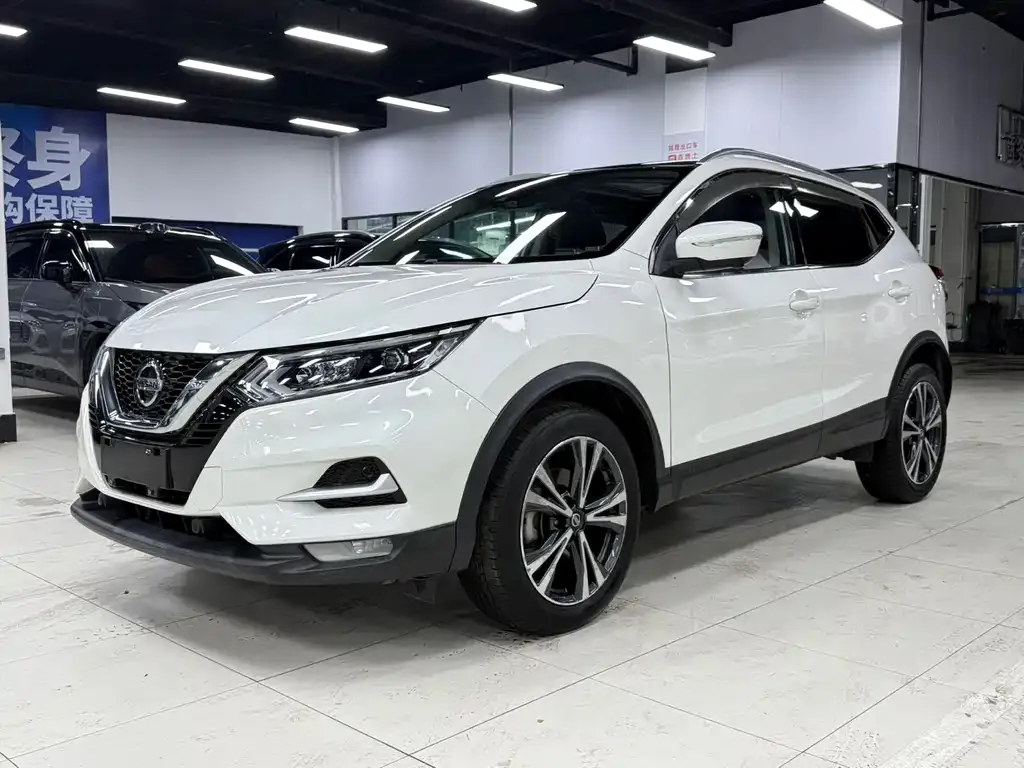 Nissan Qashqai — фото 1