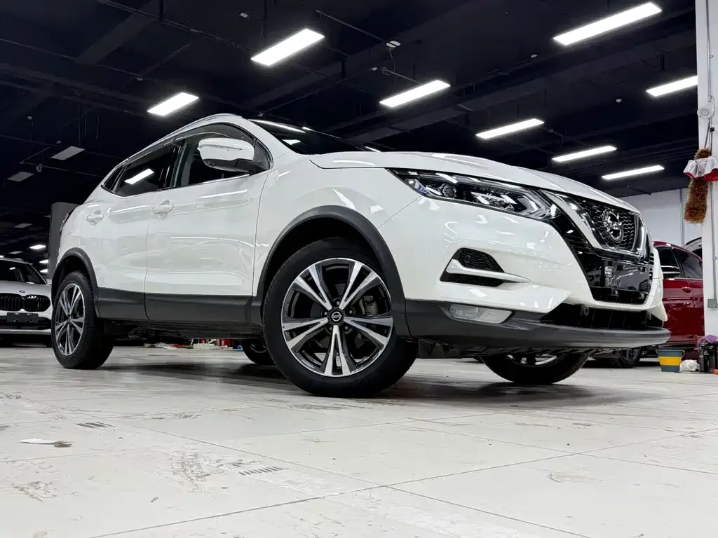 Nissan Qashqai — фото 7