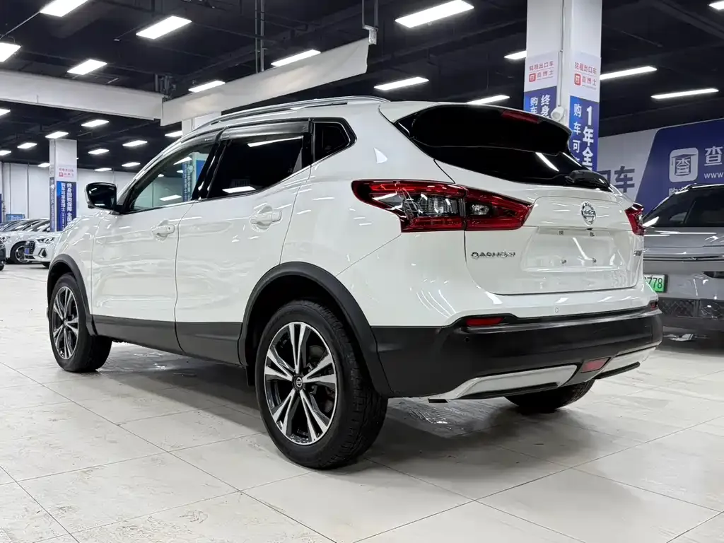 Nissan Qashqai — фото 9