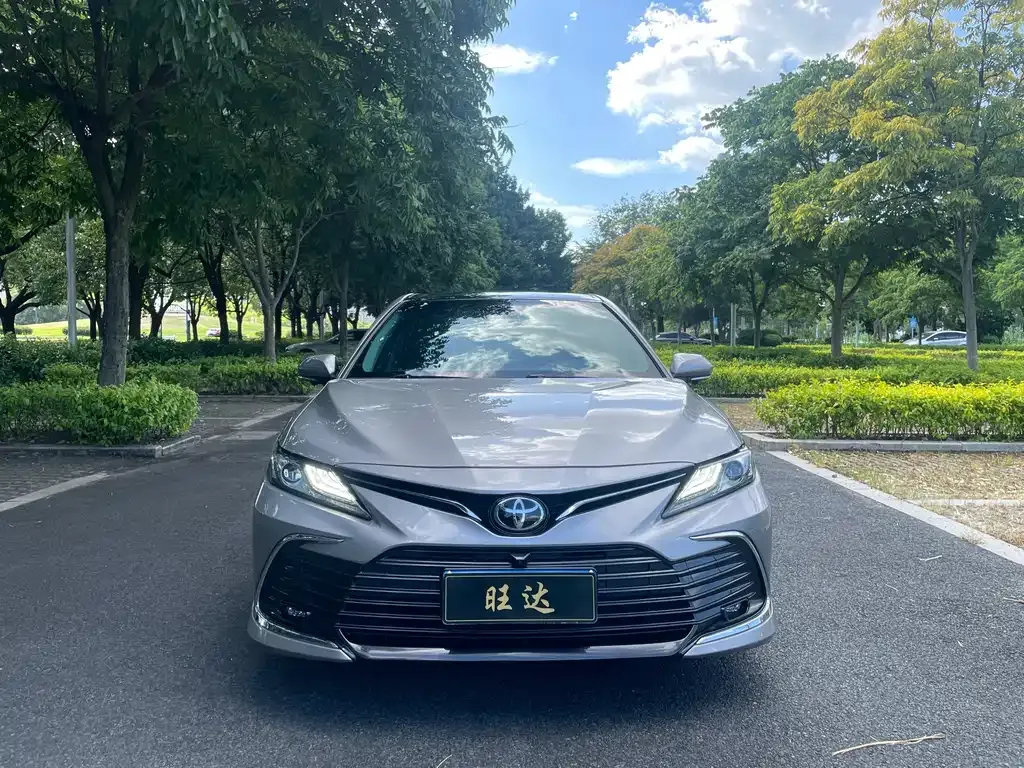 Toyota Camry — фото 6