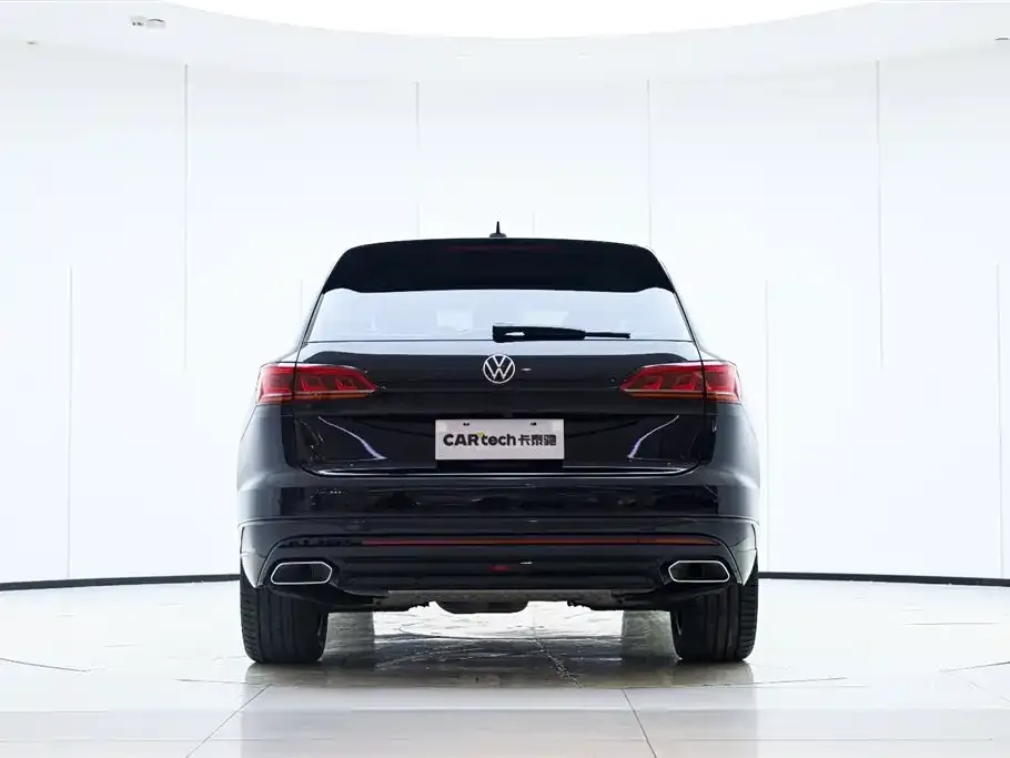 Volkswagen Touareg — фото 7