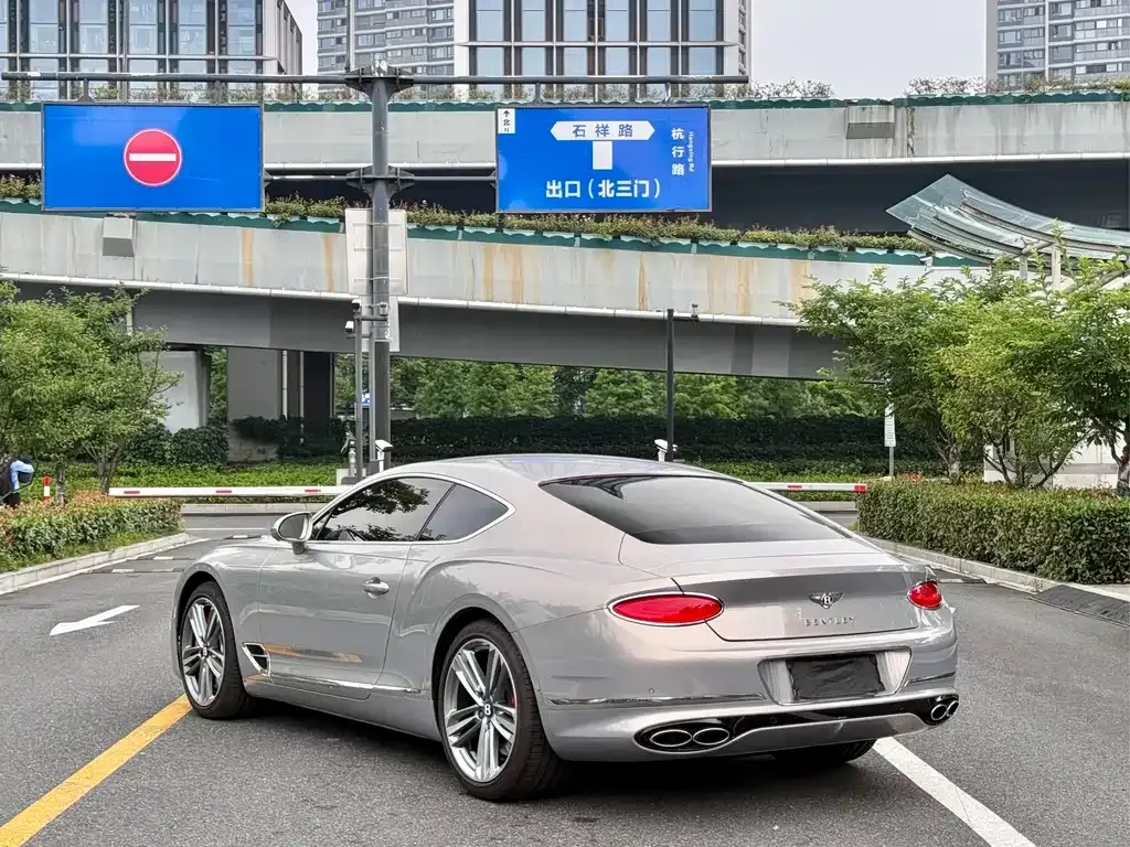 Bentley Continental — фото 8