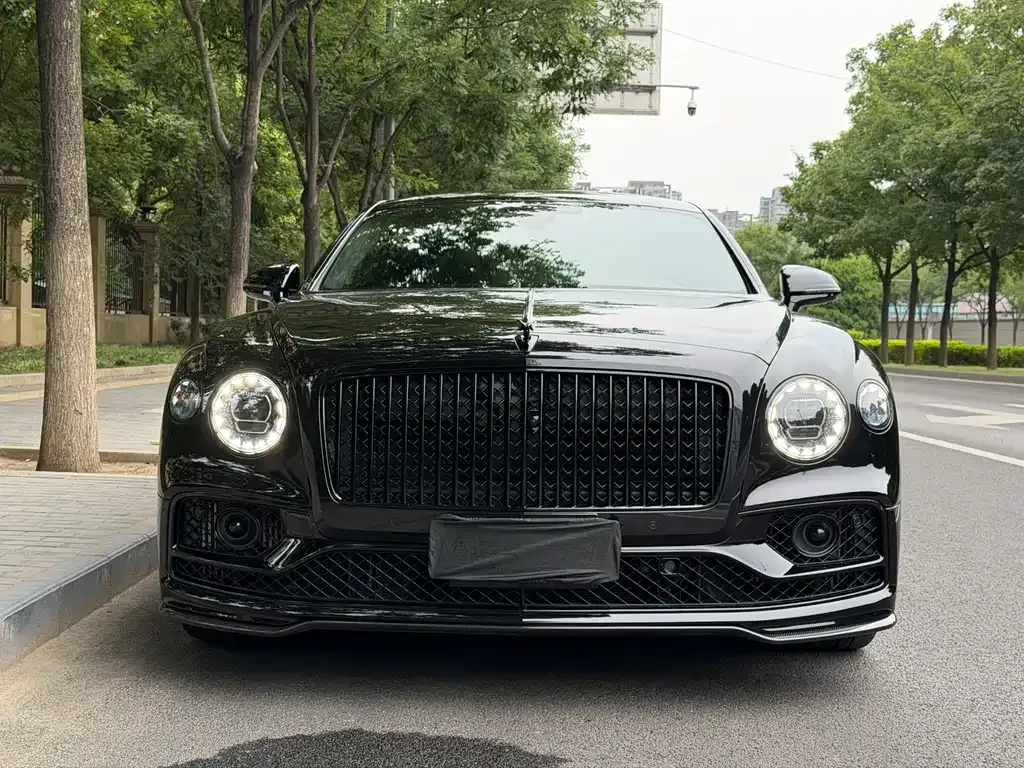 Bentley Flying Spur — фото 6