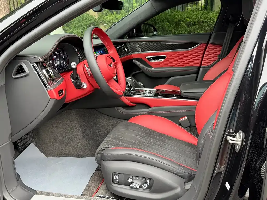 Bentley Flying Spur — фото 3