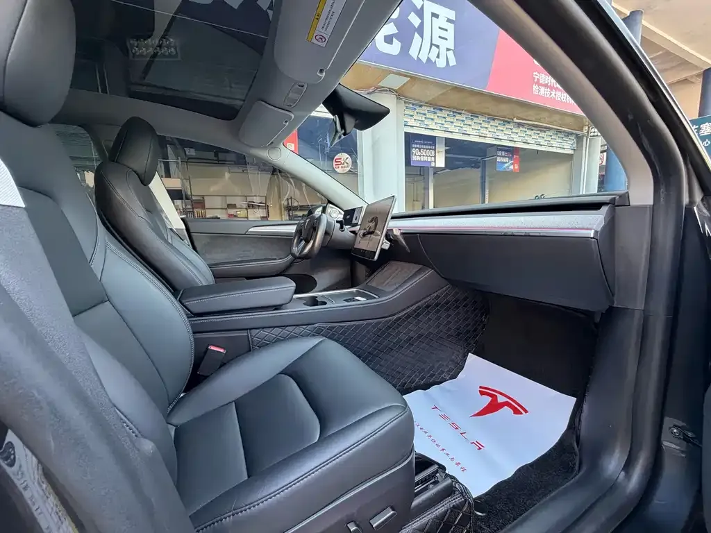 Tesla Model Y — фото 4