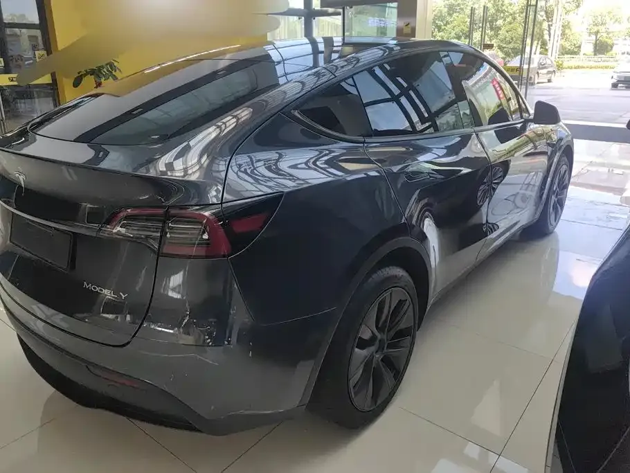 Tesla Model Y — фото 7