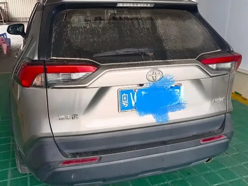 Toyota RAV4 — фото 4