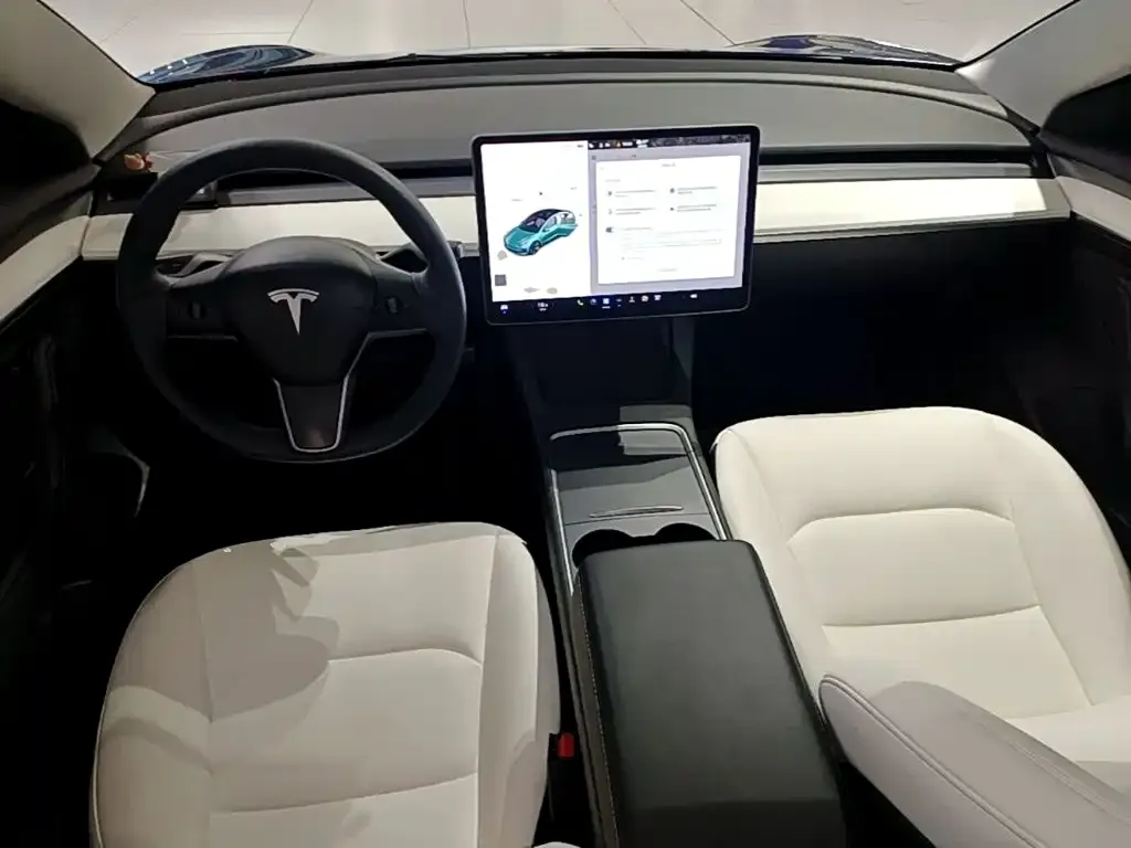 Tesla Model 3 — фото 2
