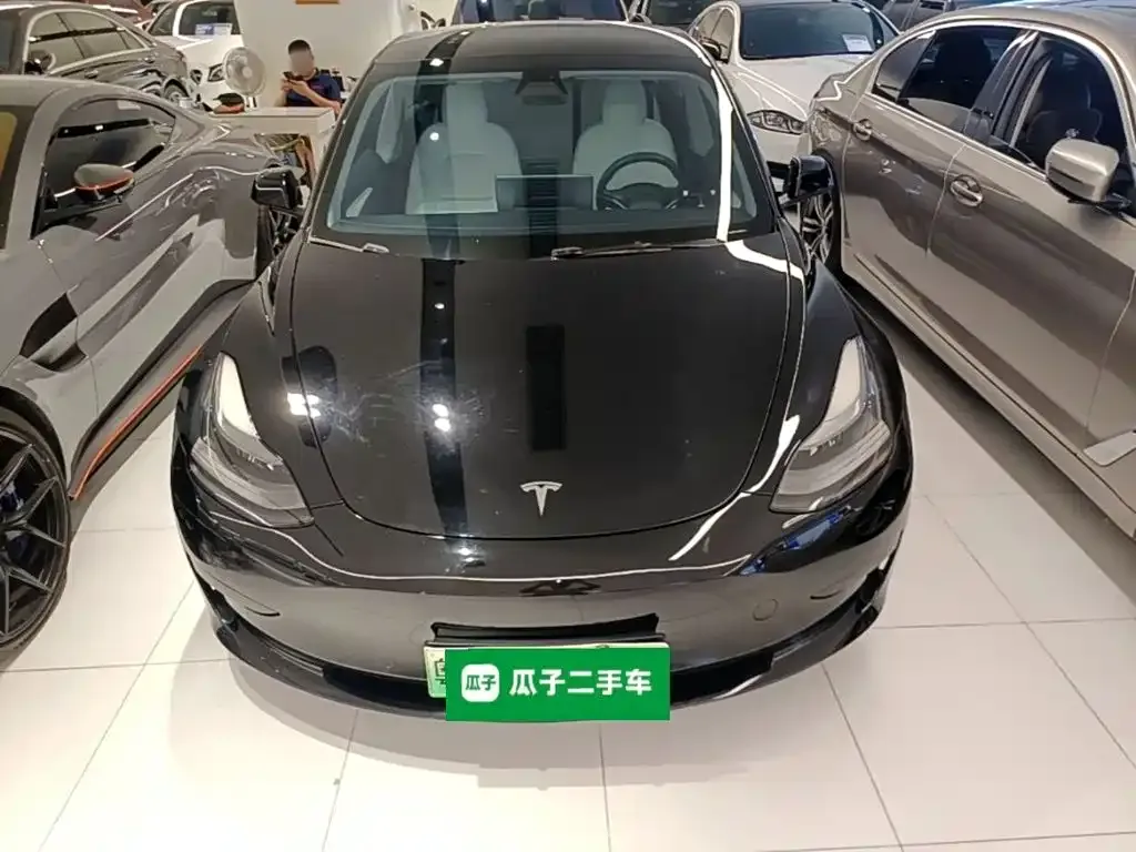 Tesla Model 3 — фото 5