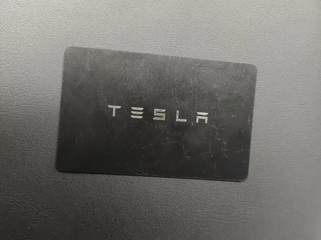 Tesla Model 3 — фото 7