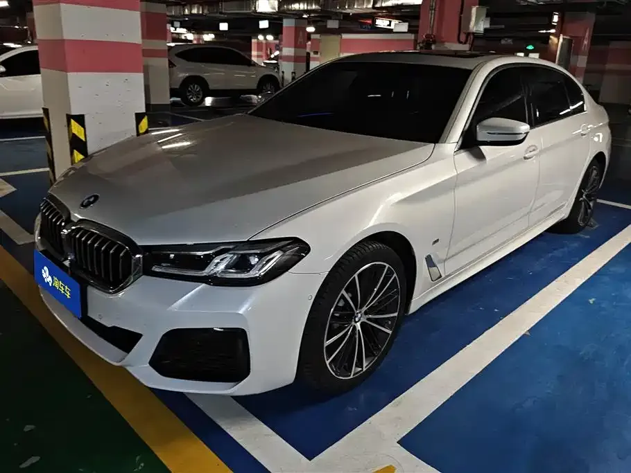 BMW 5 Series — фото 1