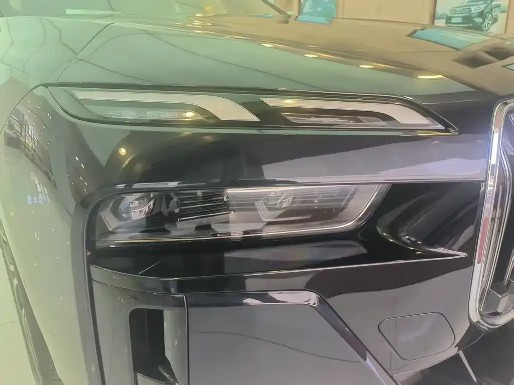 BMW i7 — фото 6