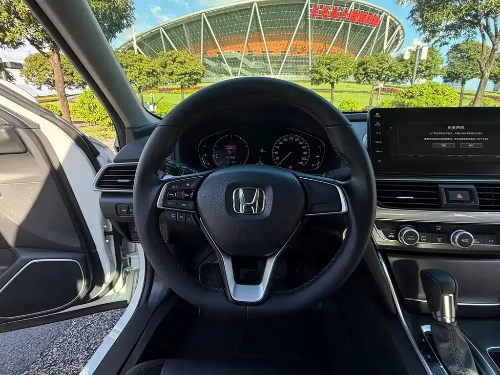 Honda Accord — фото 9