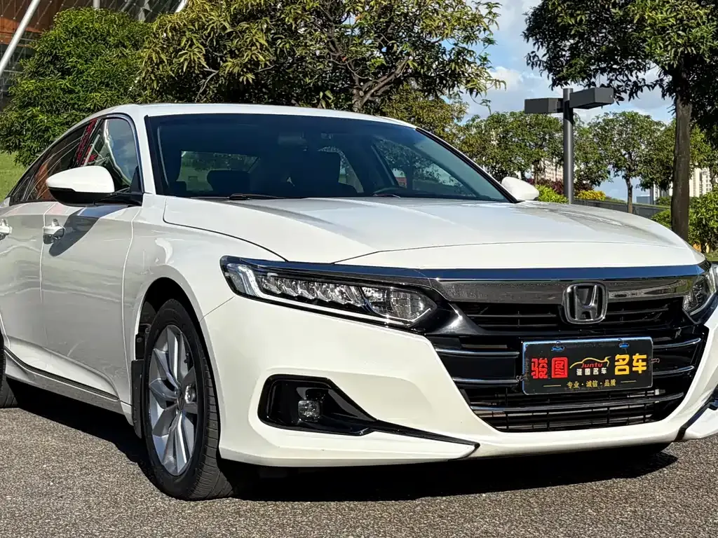 Honda Accord — фото 7