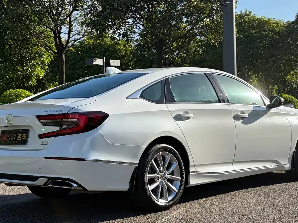 Honda Accord — фото 6