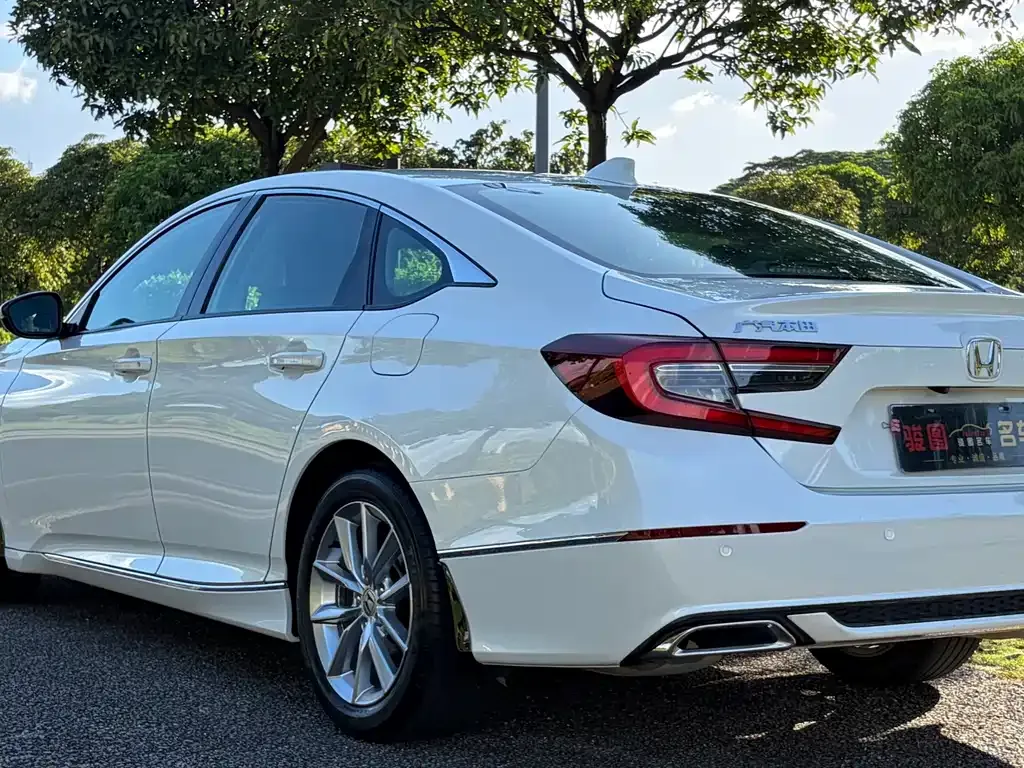 Honda Accord — фото 5
