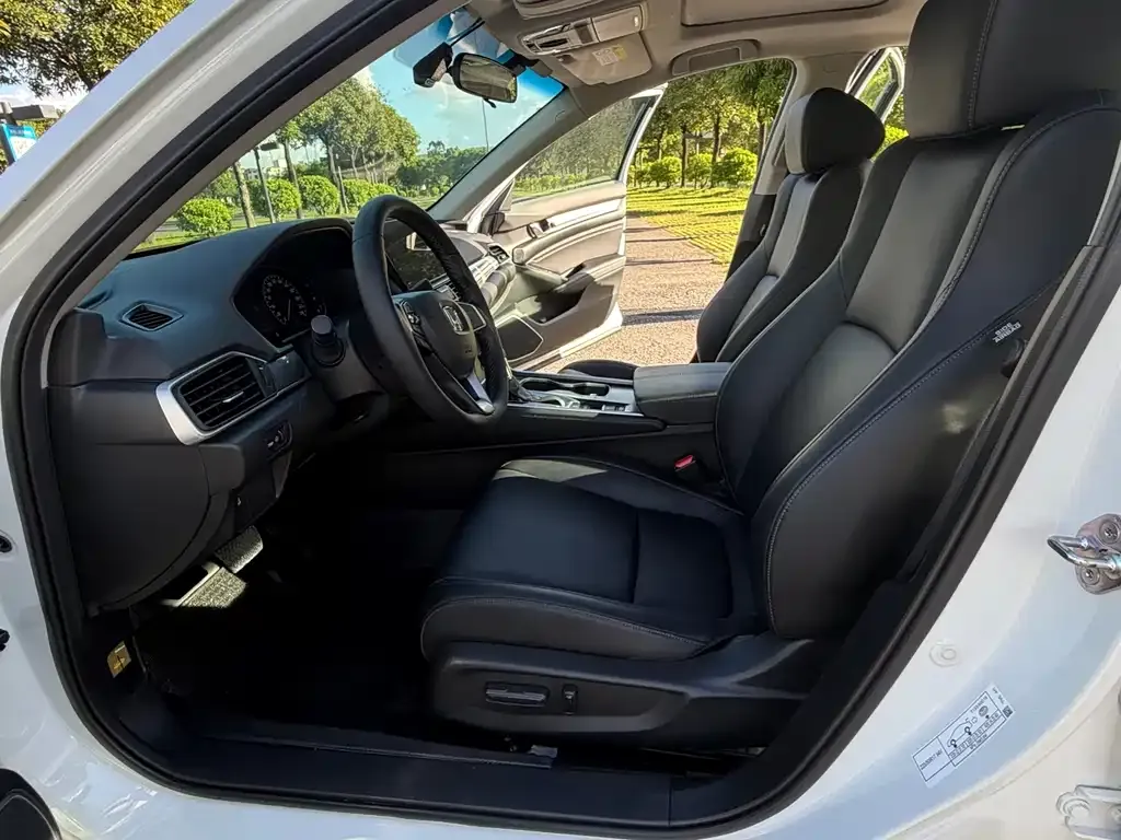 Honda Accord — фото 3