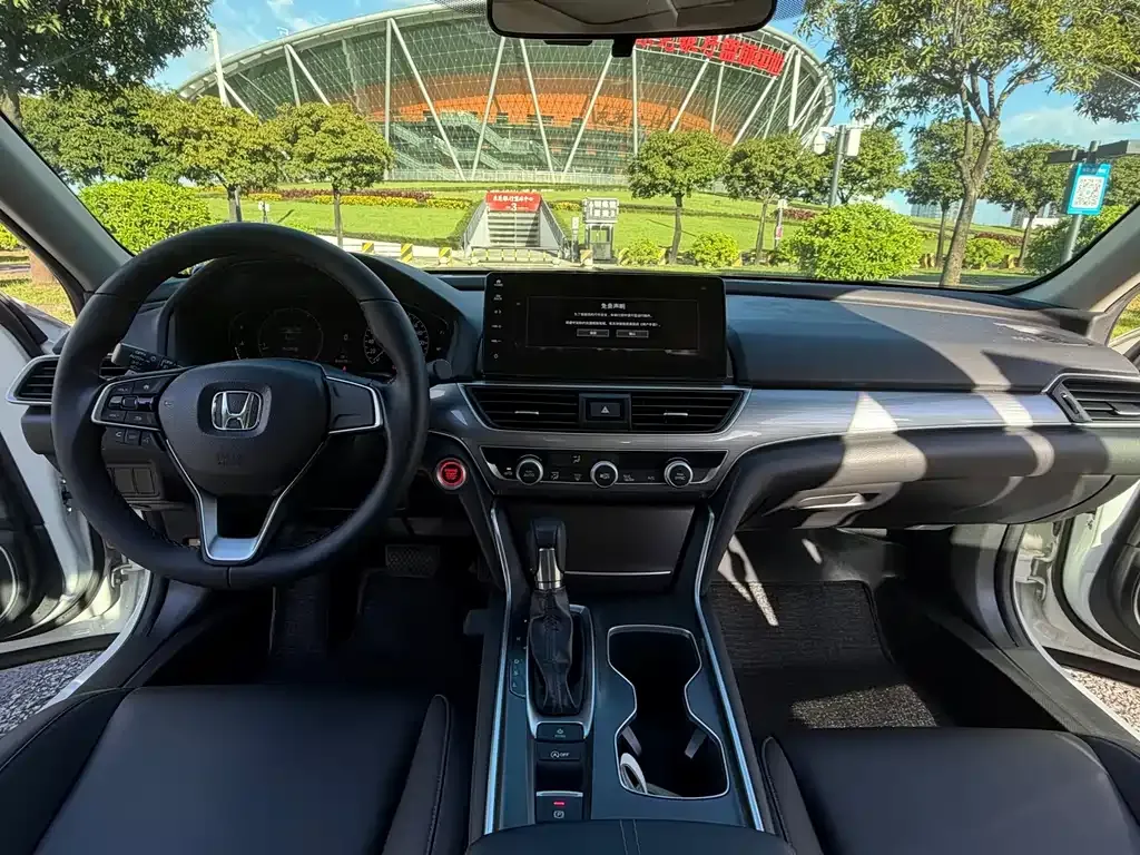 Honda Accord — фото 4