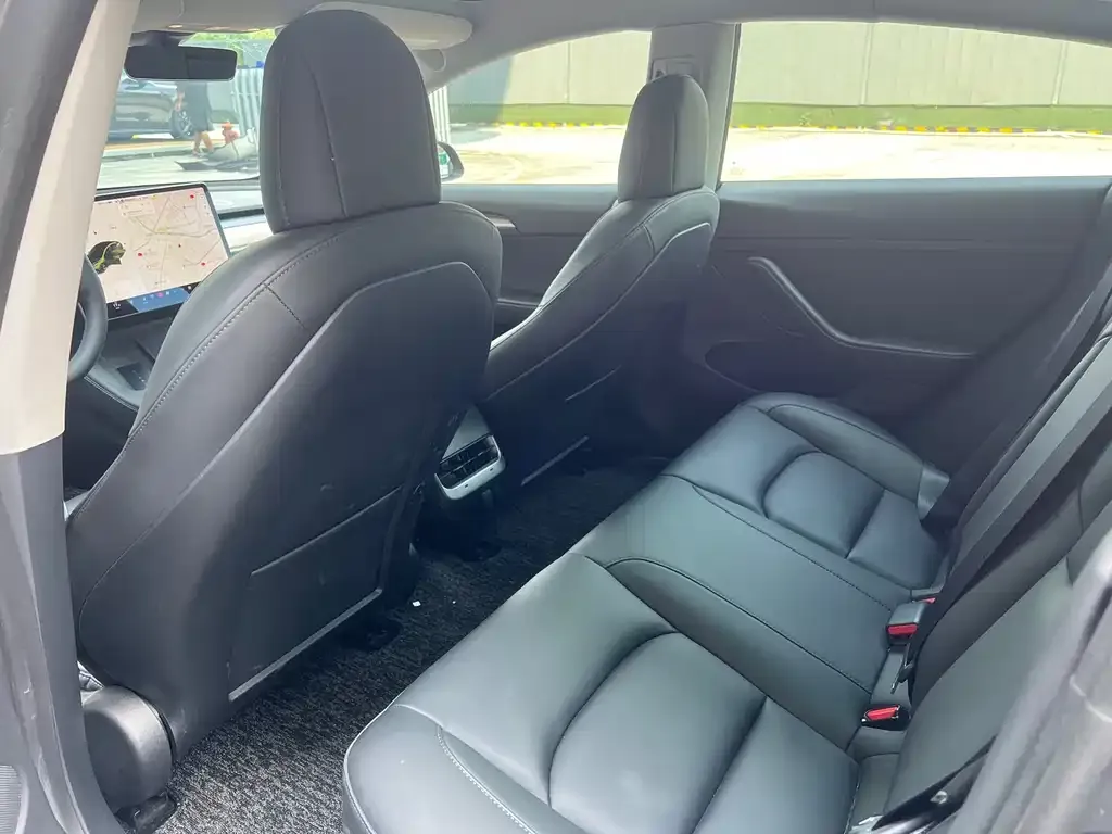Tesla Model 3 — фото 4