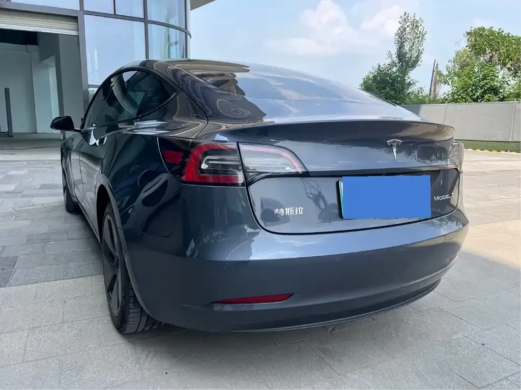 Tesla Model 3 — фото 2