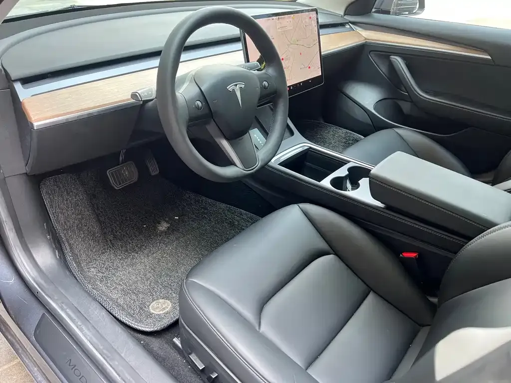 Tesla Model 3 — фото 6