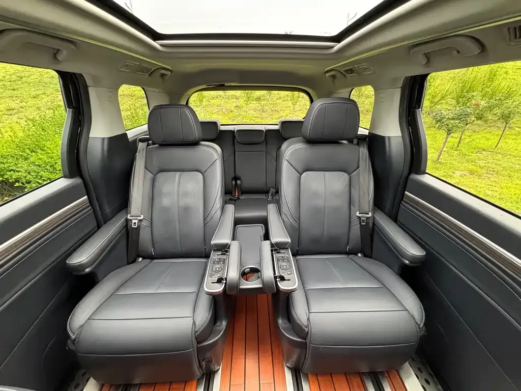 GAC Motor Trumpchi M8 — фото 10