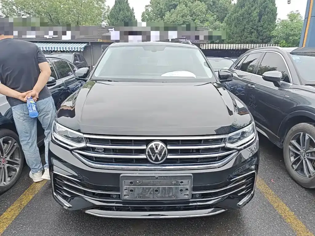 Volkswagen Tiguan L — фото 2