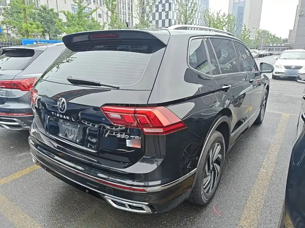 Volkswagen Tiguan L — фото 9