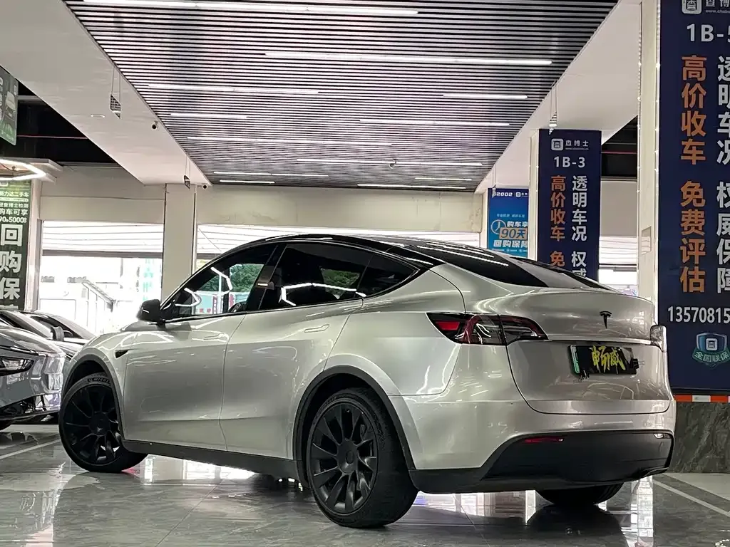 Tesla Model Y — фото 5