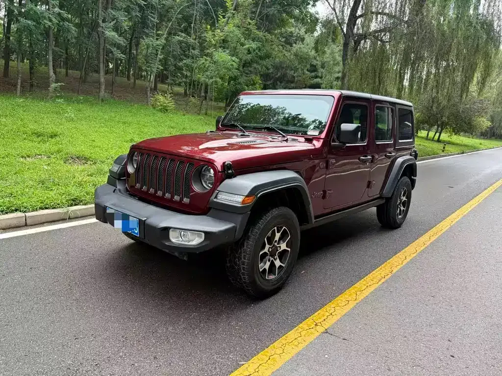 Jeep Wrangler — фото 1