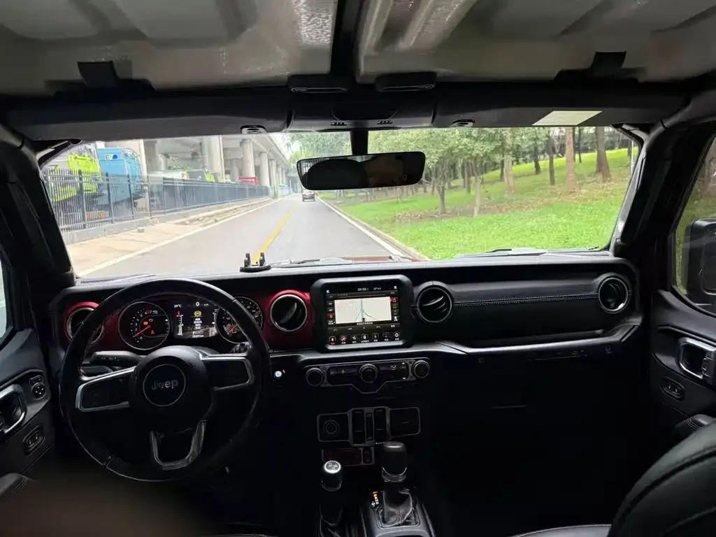 Jeep Wrangler — фото 6
