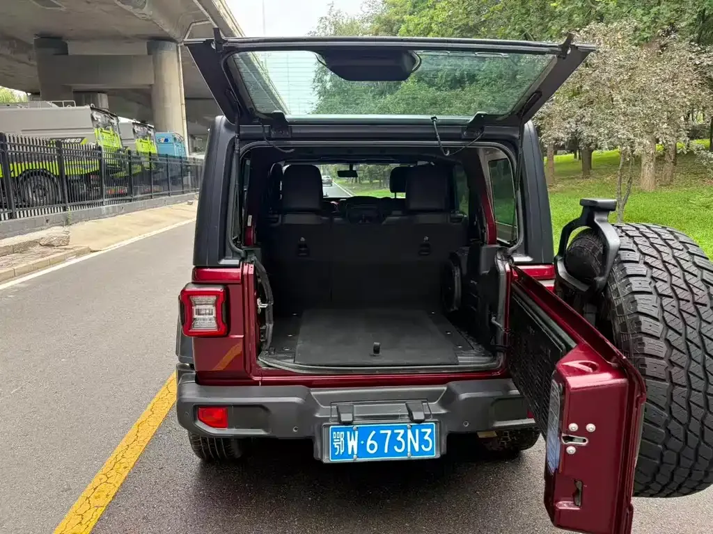 Jeep Wrangler — фото 3