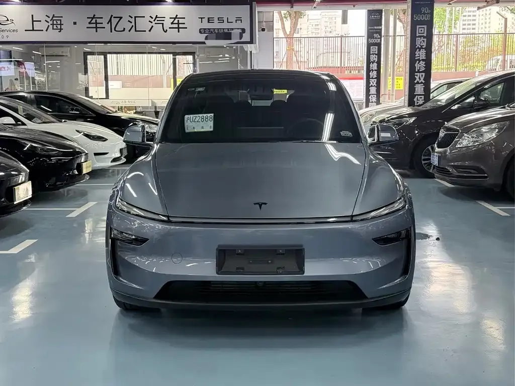 Tesla Model Y L — фото 4