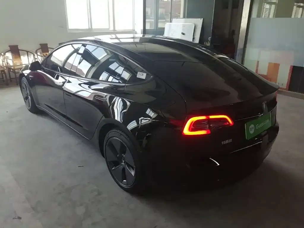 Tesla Model 3 — фото 10