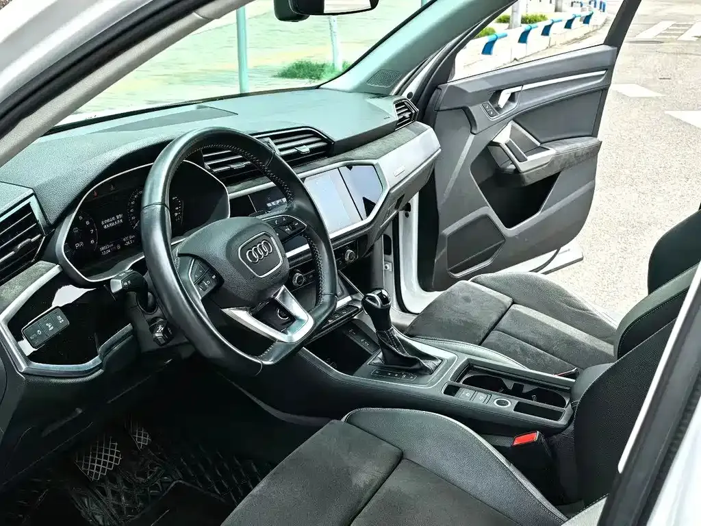 Audi Q3 2021 из CN, фото 8