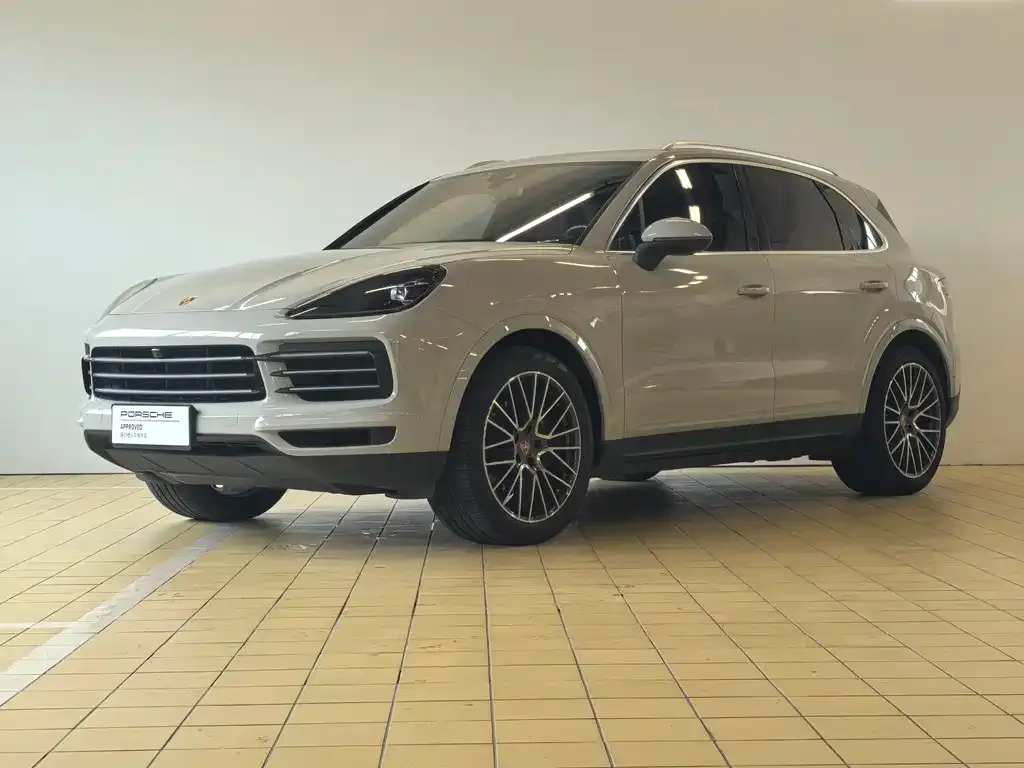 Porsche Cayenne — фото 1