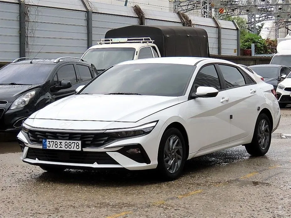 Hyundai AVANTE — фото 1