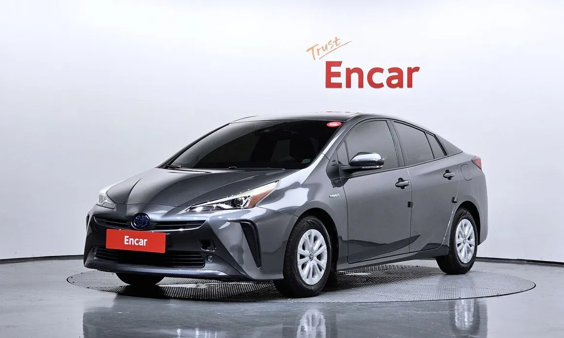 Toyota Prius — фото 1