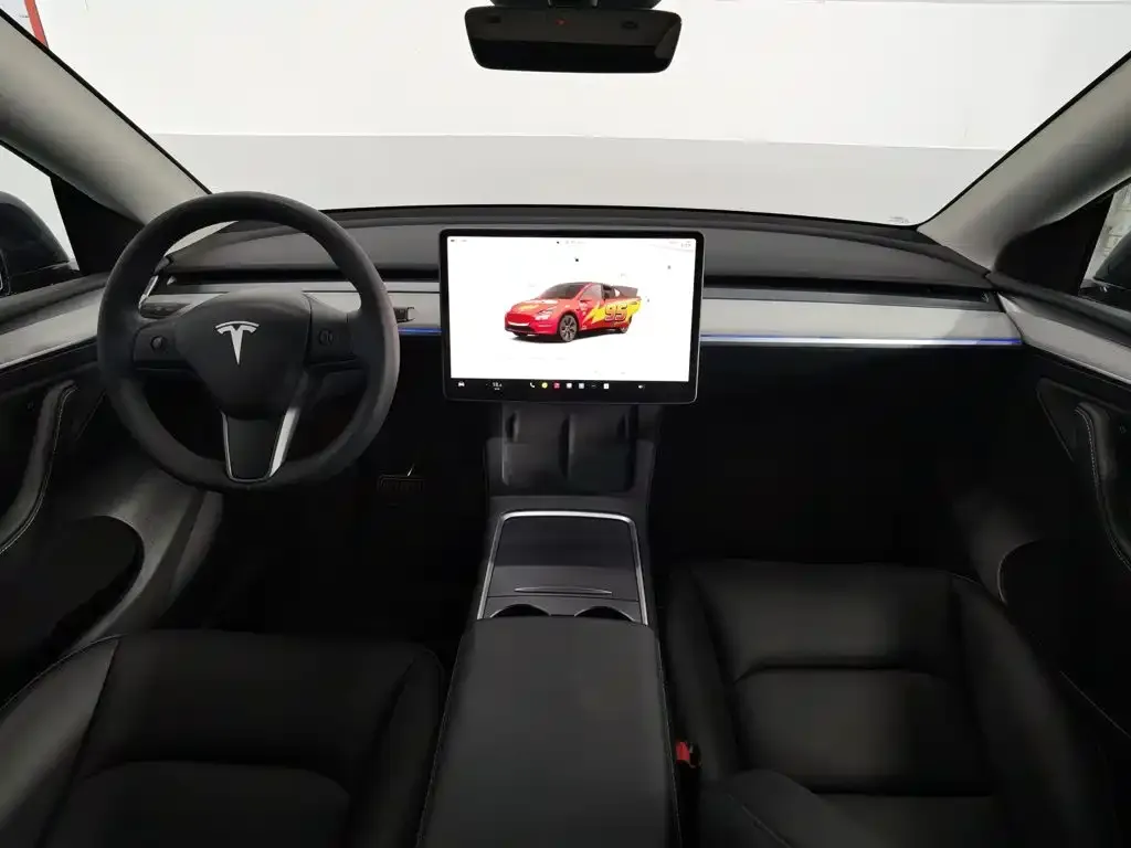 Tesla Model Y — фото 8
