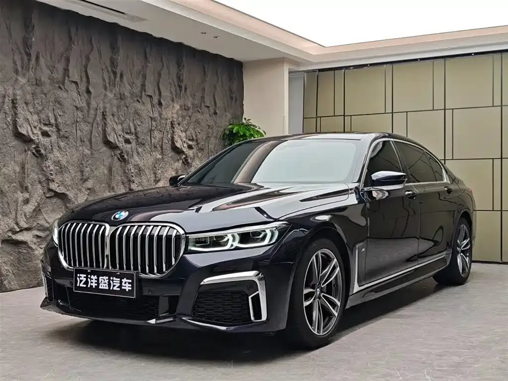 BMW 7 Series — фото 1
