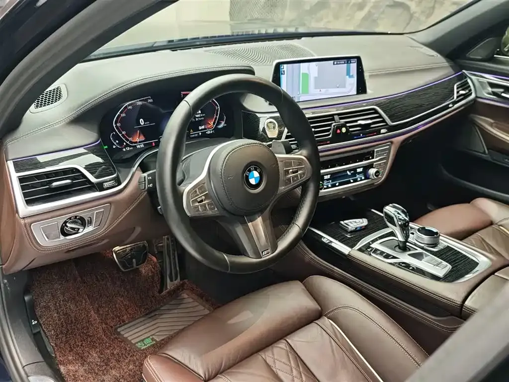 BMW 7 Series — фото 8