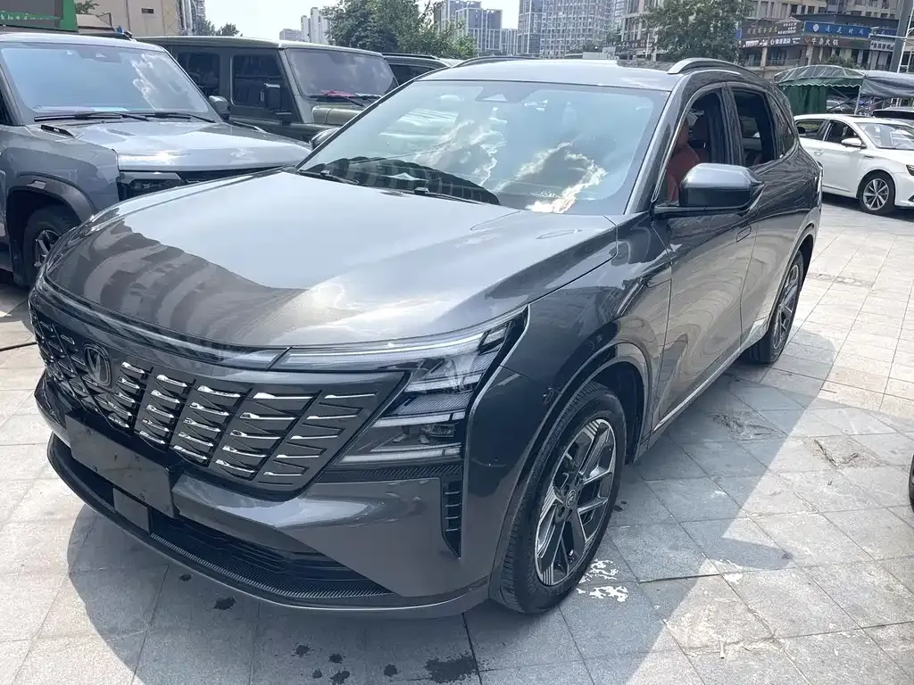 Changan CS75PLUS — фото 1