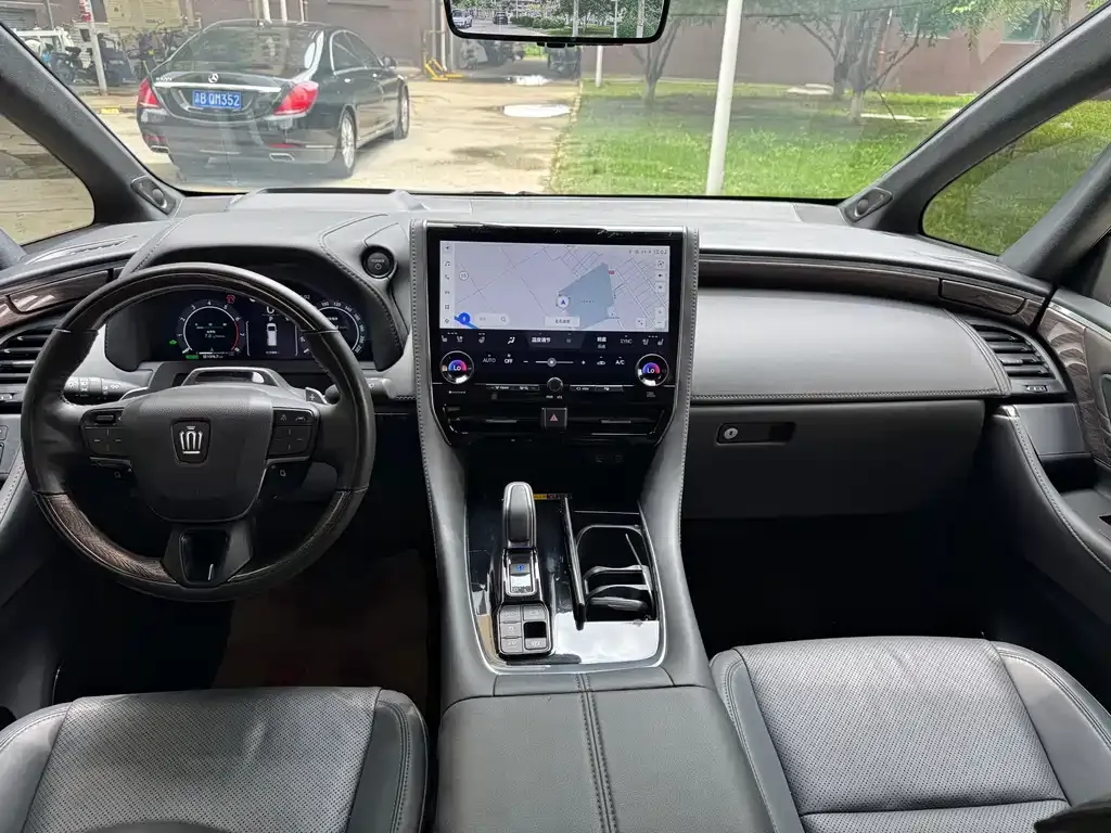 Toyota Vellfire — фото 3