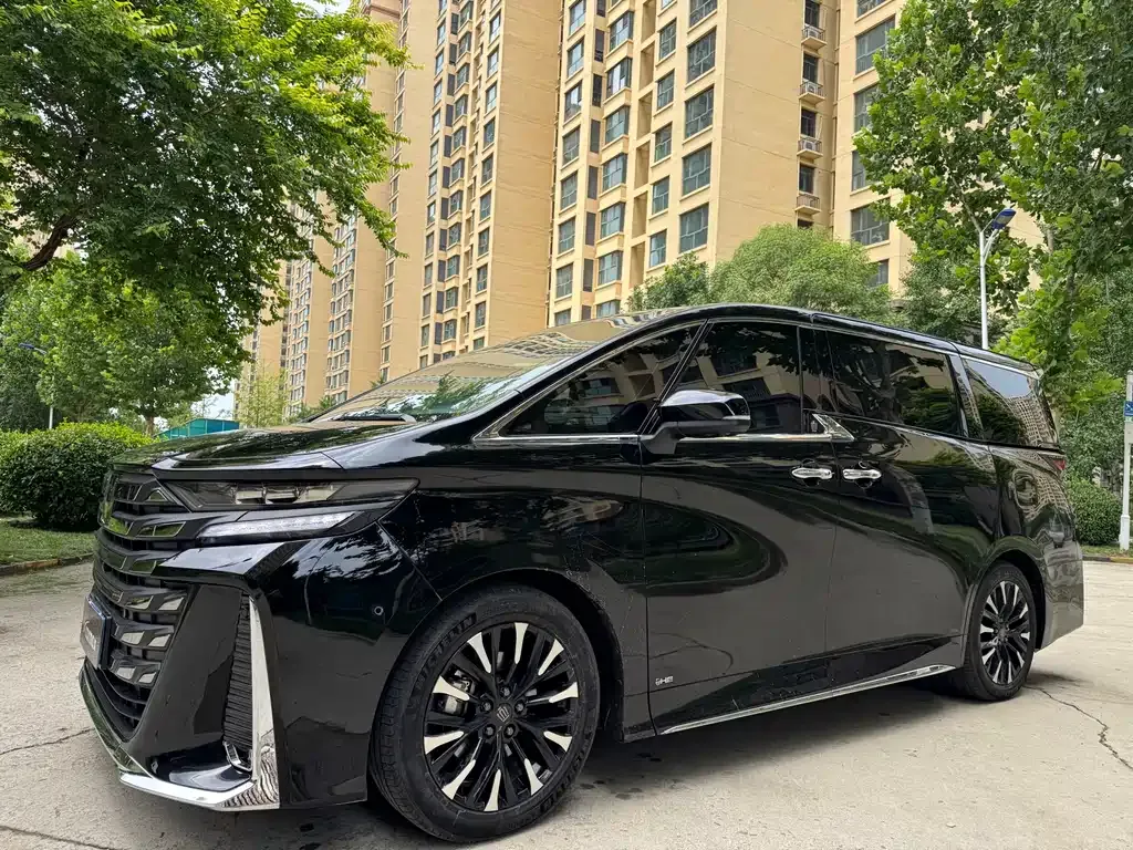 Toyota Vellfire — фото 9