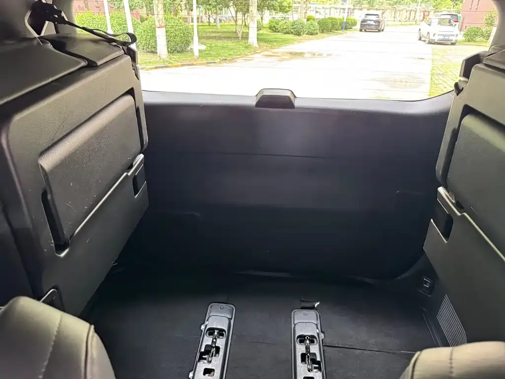 Toyota Vellfire — фото 2