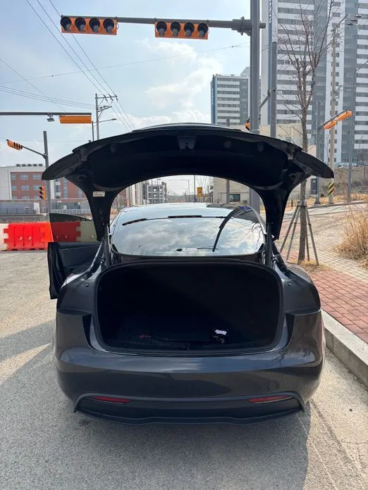 Tesla Model 3 — фото 9