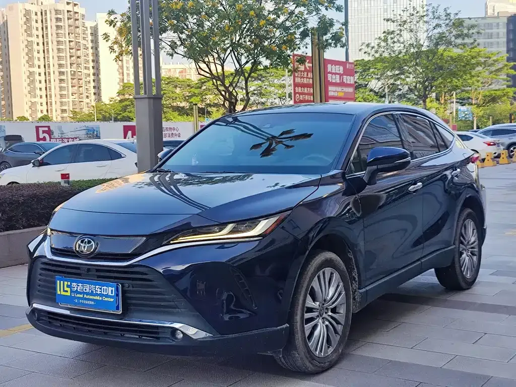 Toyota Harrier — фото 1
